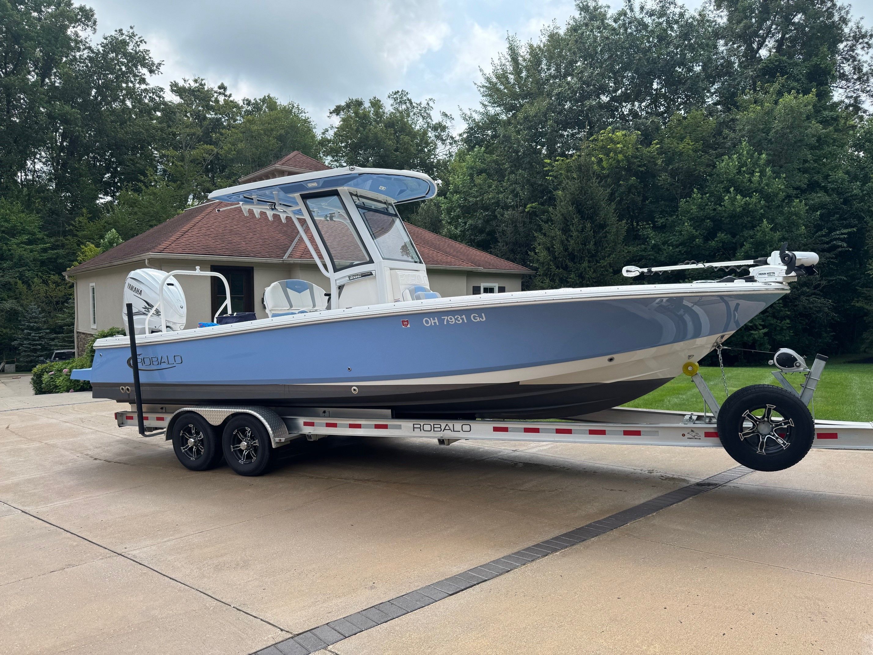 2022 Robalo 266 Cayman