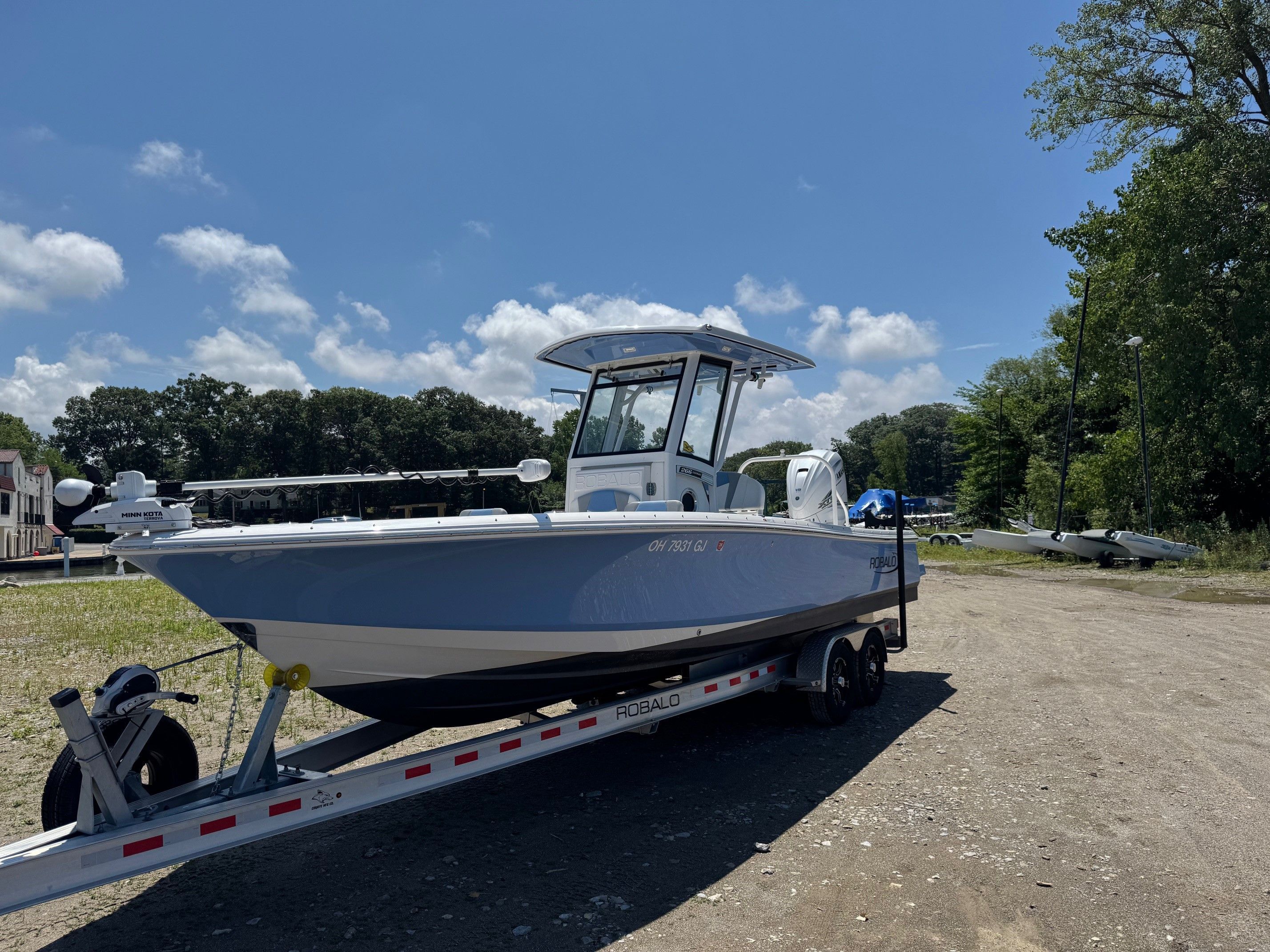 2022 Robalo 266 Cayman