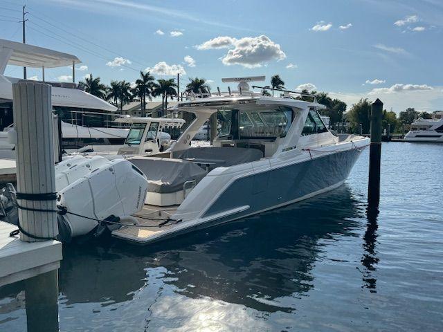 Tiara Yachts 48 LS 2025 TIARA YACHTS 48 LS - Image 1