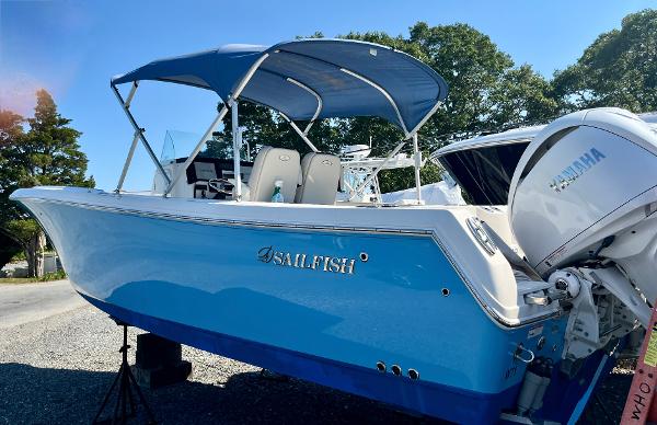 2022 Sailfish 320 CC