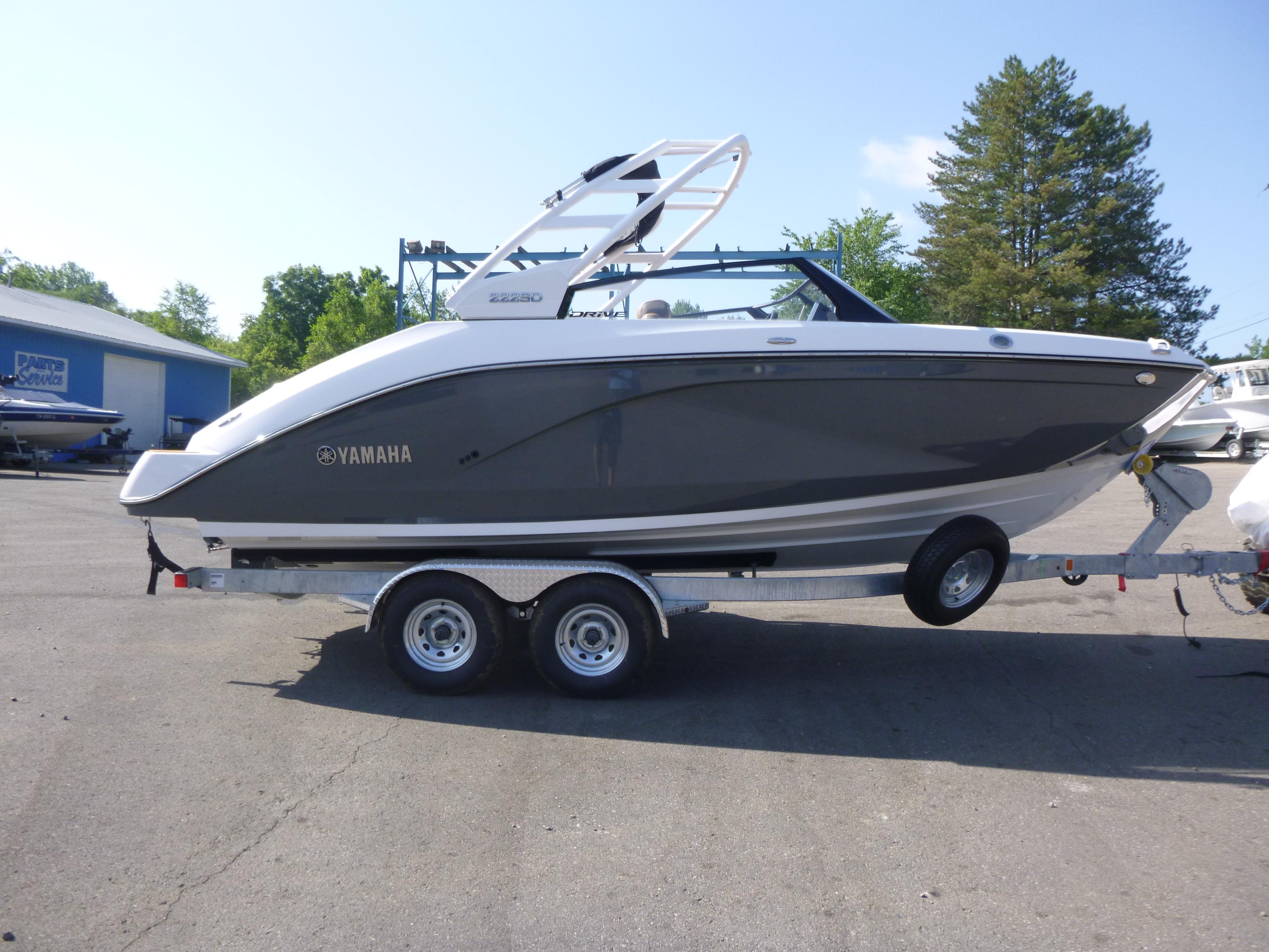 2025 Yamaha Boats 222SD