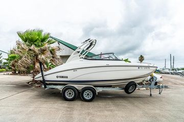 2022 Yamaha Boats 212 S
