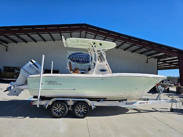 2025 Pioneer 222 Sportfish