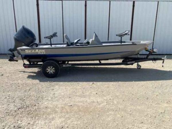 2025 SeaArk Flex 19 Pro