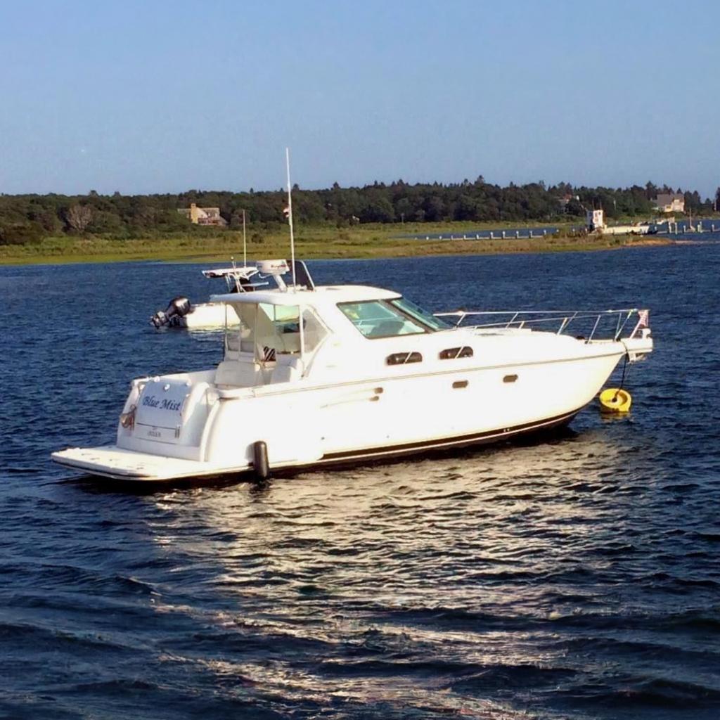 Tiara Yachts 3600 Sovran 2007 Tiara Yachts 3600 Sovran on water, scenic background.