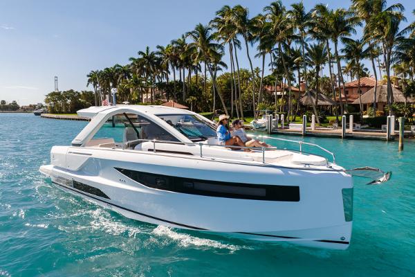 2025 Jeanneau DB/37 OB