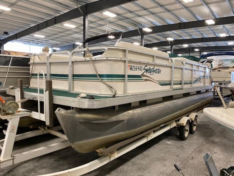 2000 Sweetwater 22' PONTOON, Okoboji Iowa