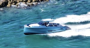 Solaris Power 44 2022 Solaris Power 44 yacht cruising in clear blue waters.