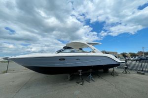 Sea Ray SLX 310 Outboard