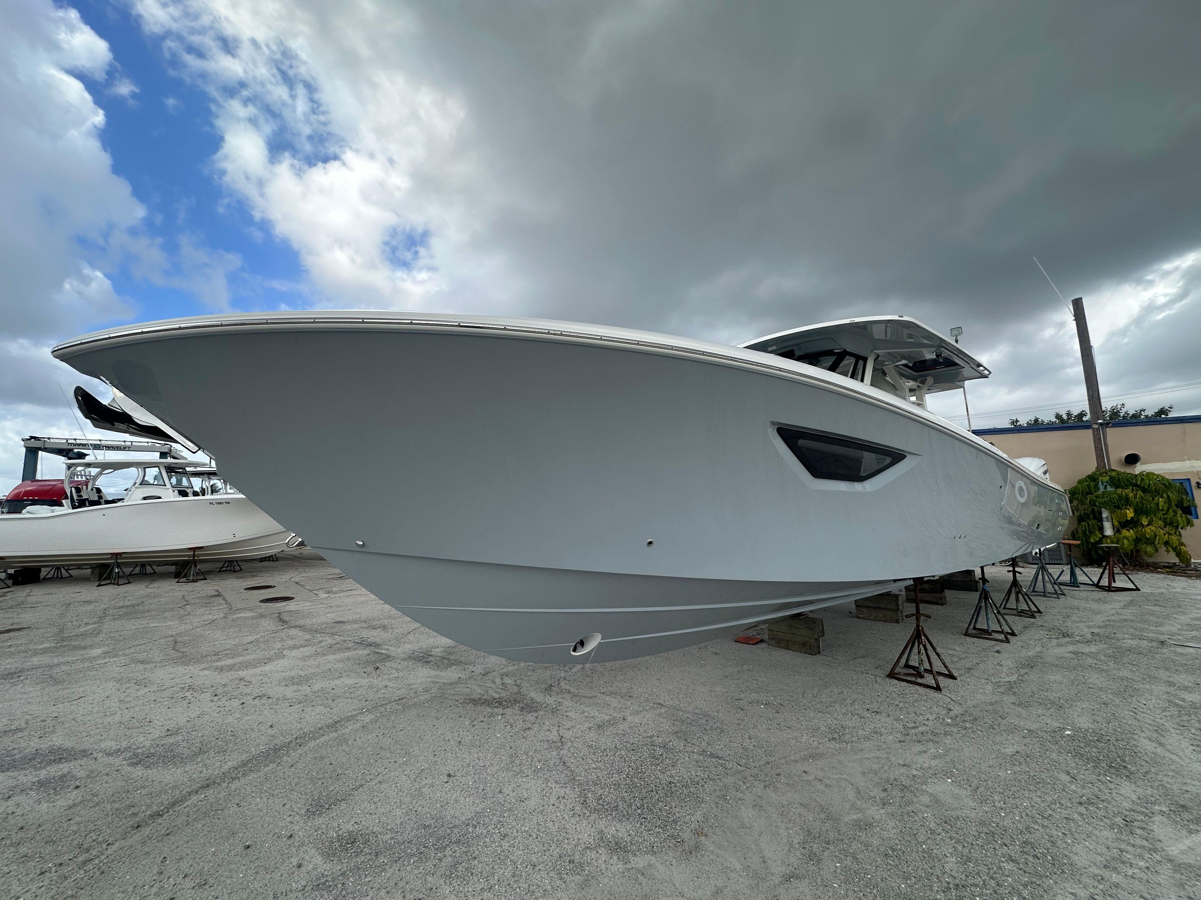 2025 Pursuit S 428