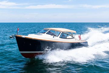 2008 Hinckley Talaria 38R Convertible