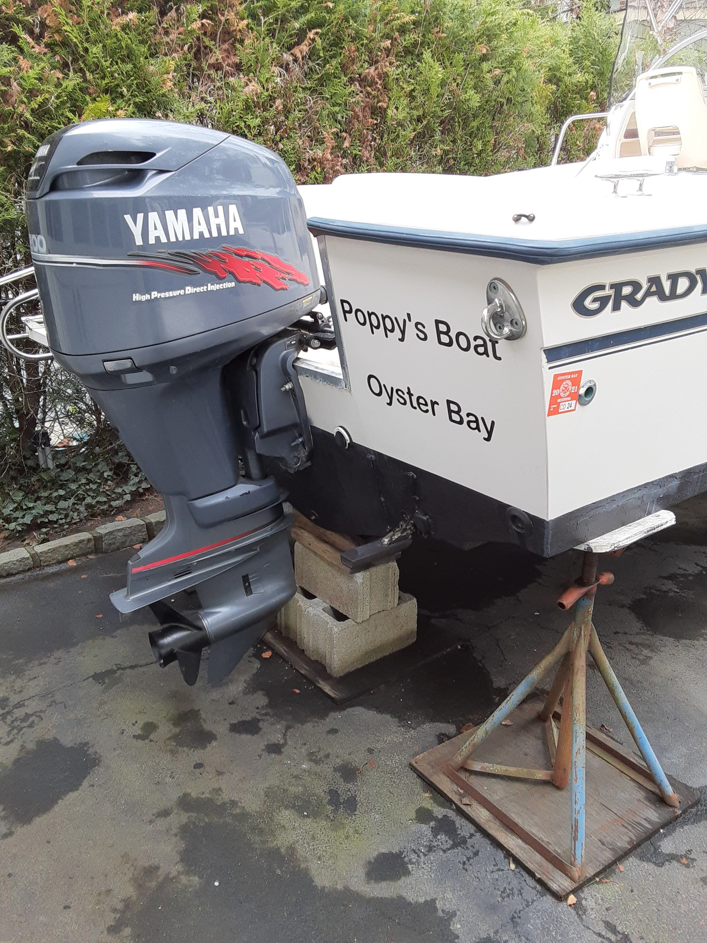 2000 Grady-White Seafarer 226