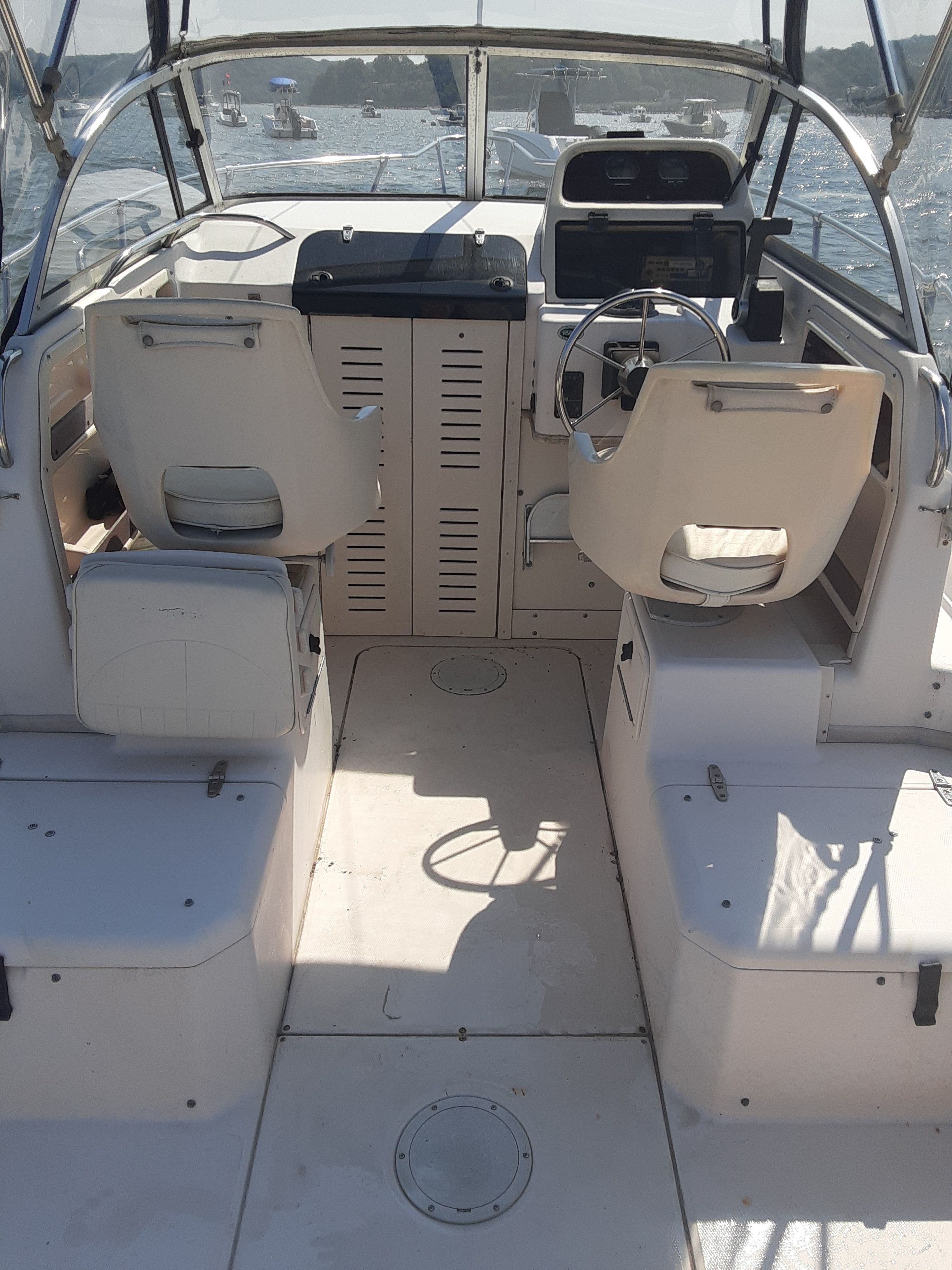 2000 Grady-White Seafarer 226