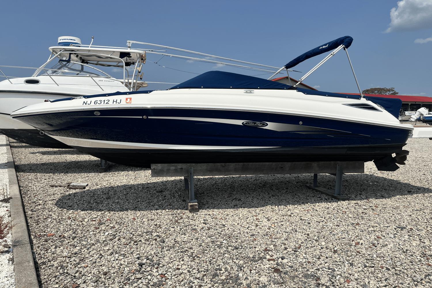 2017 Sea Ray SDX 220