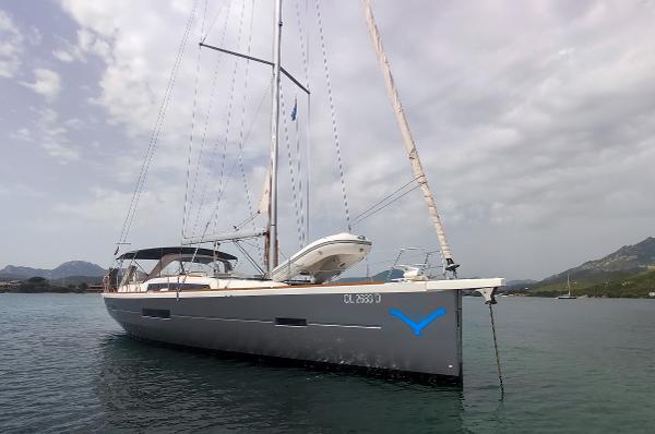 2018 Dufour 520