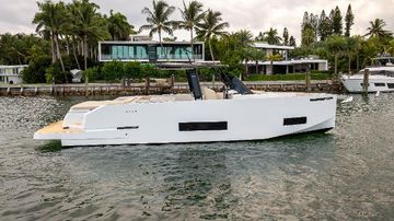 2025 De Antonio Yachts D42 Open
