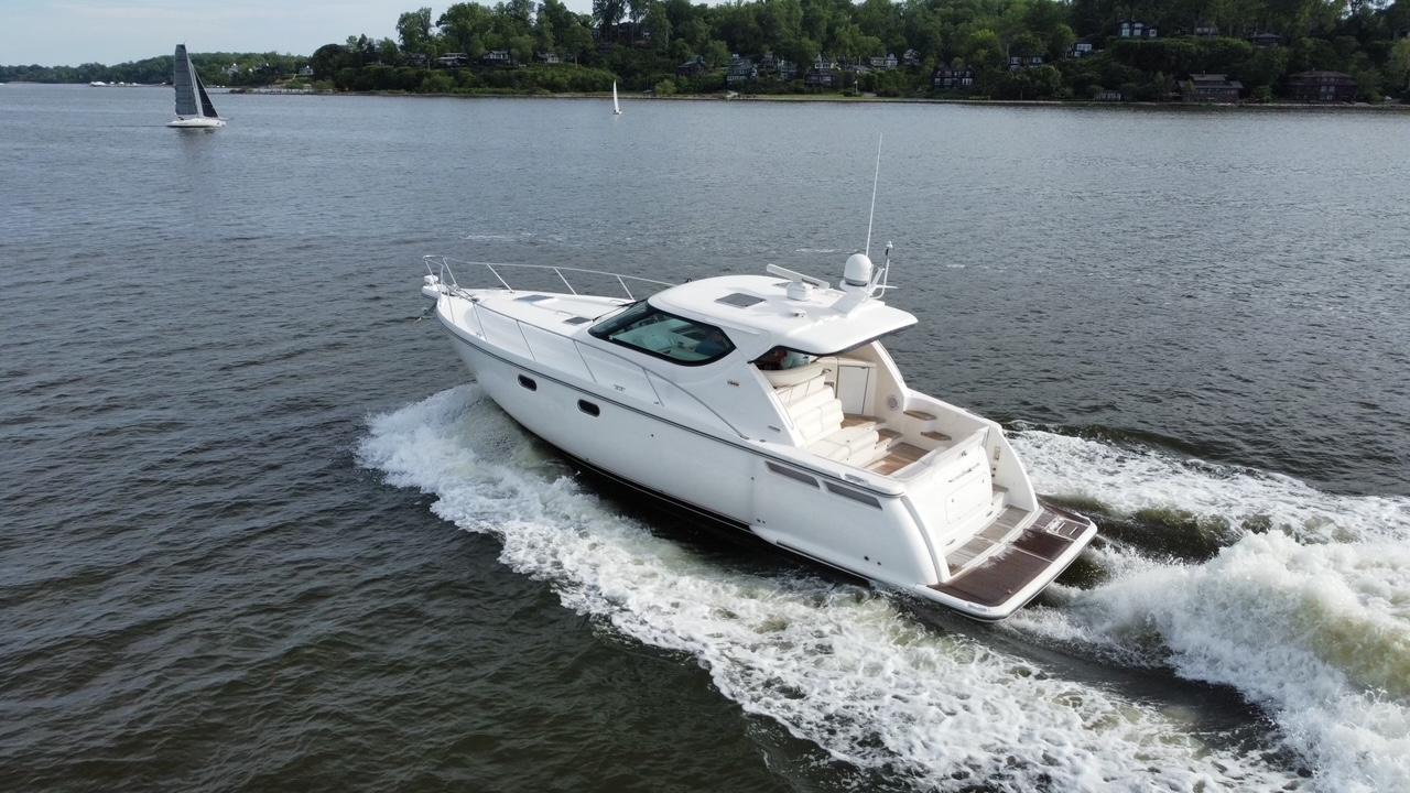 Tiara Yachts 4300 Sovran