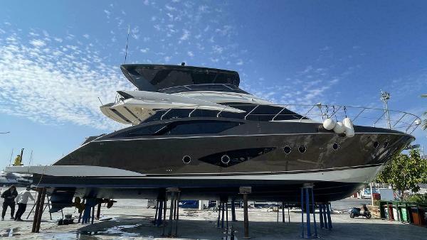2013 Marquis 630 Sport Yacht