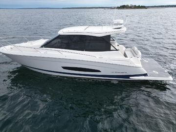 2021 Regal 36 Grande Coupe