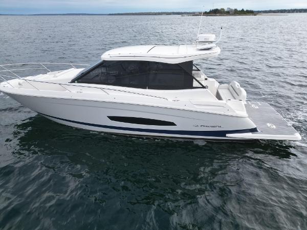 2021 Regal 36 Grande Coupe