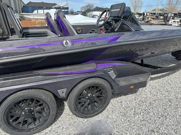 2025 iKon LX20