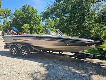 2010 Ranger 211 Reata
