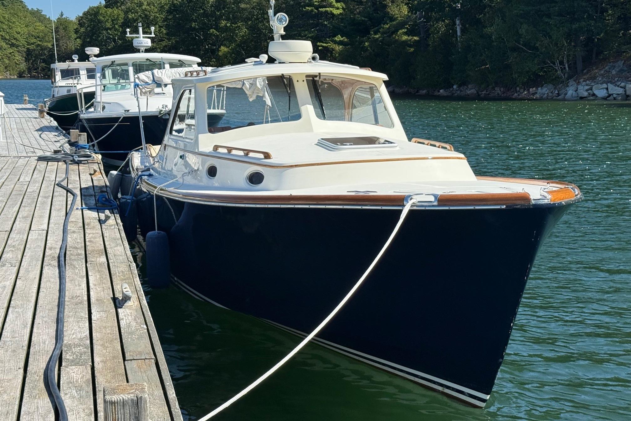 2001 Hinckley Classic Picnic Boat