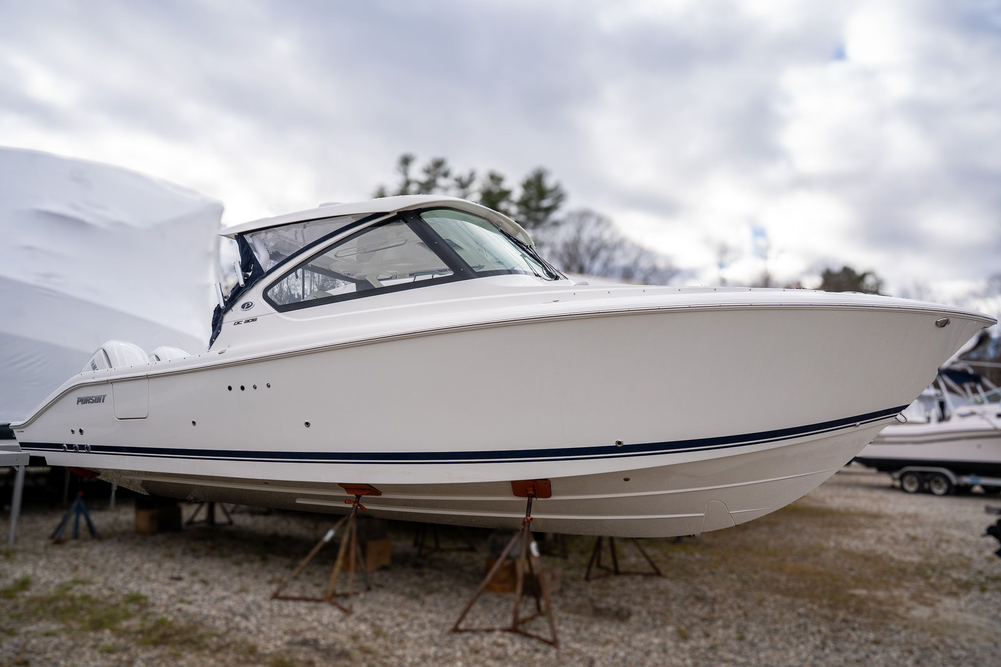 2026 Pursuit DC 306 Dual Console