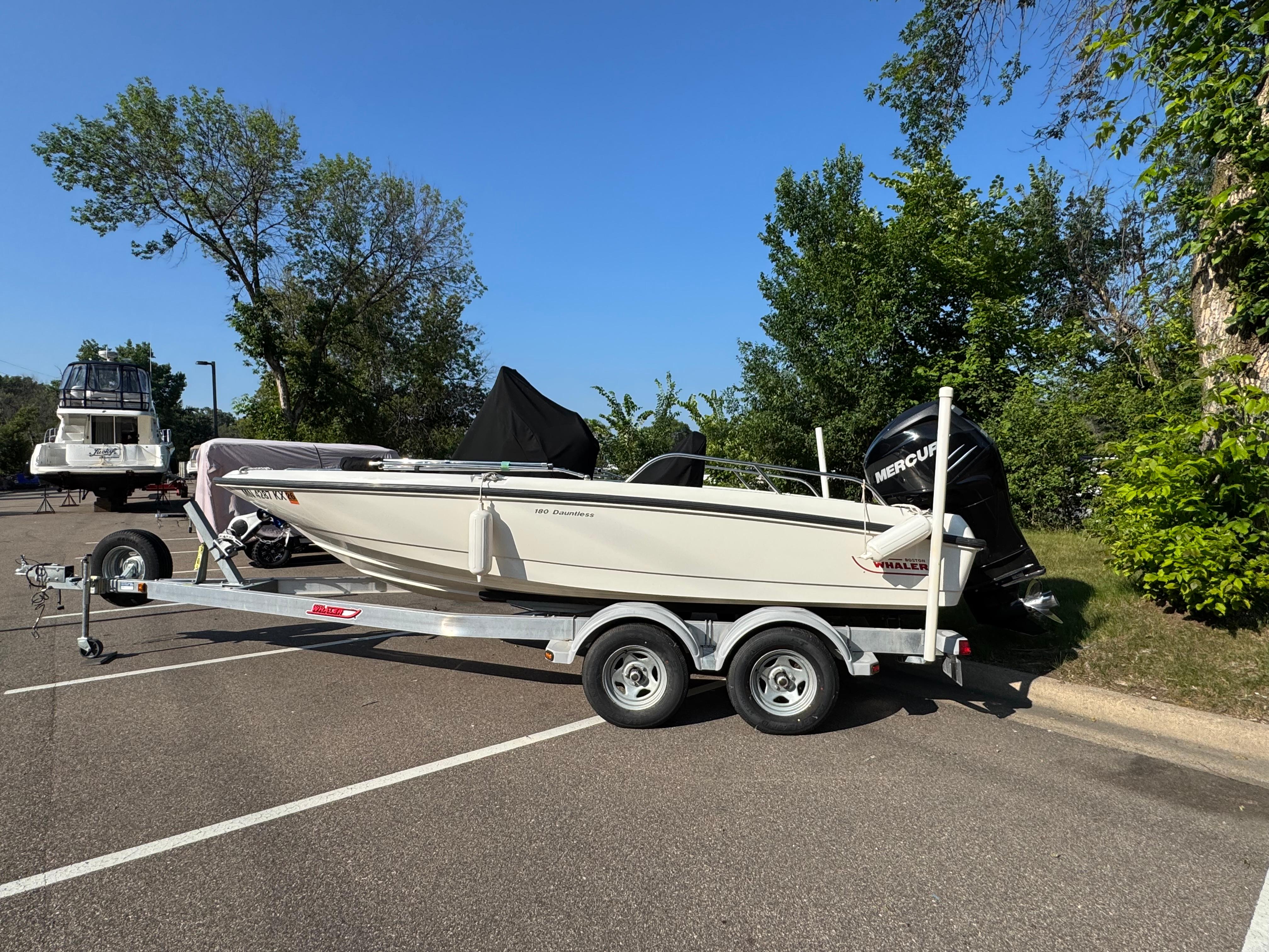 2011 Boston Whaler 180 Dauntless