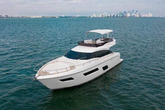 2022 Ferretti Yachts 550