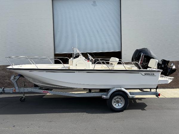 2025 Boston Whaler 170 Montauk