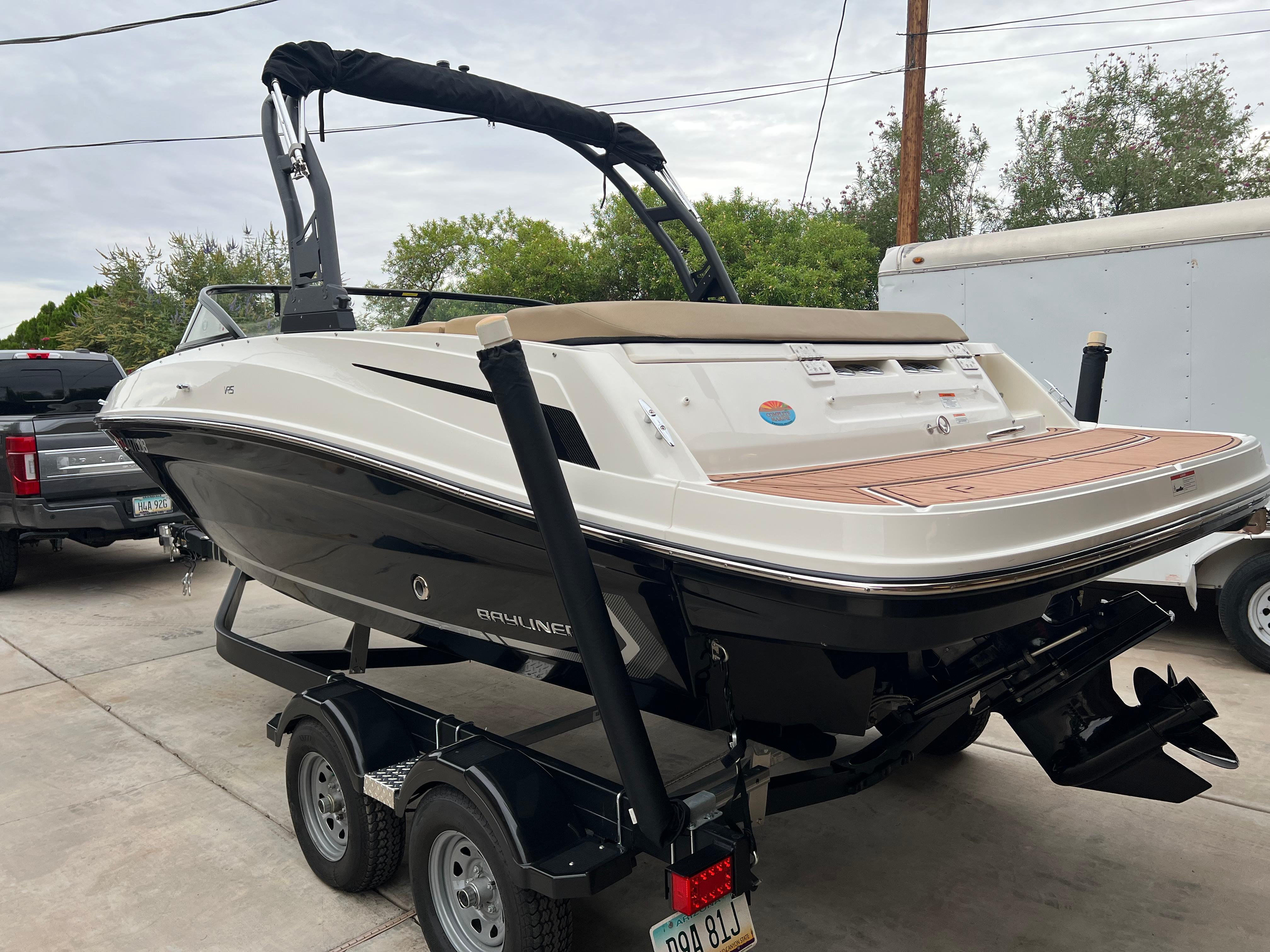 2022 Bayliner VR5
