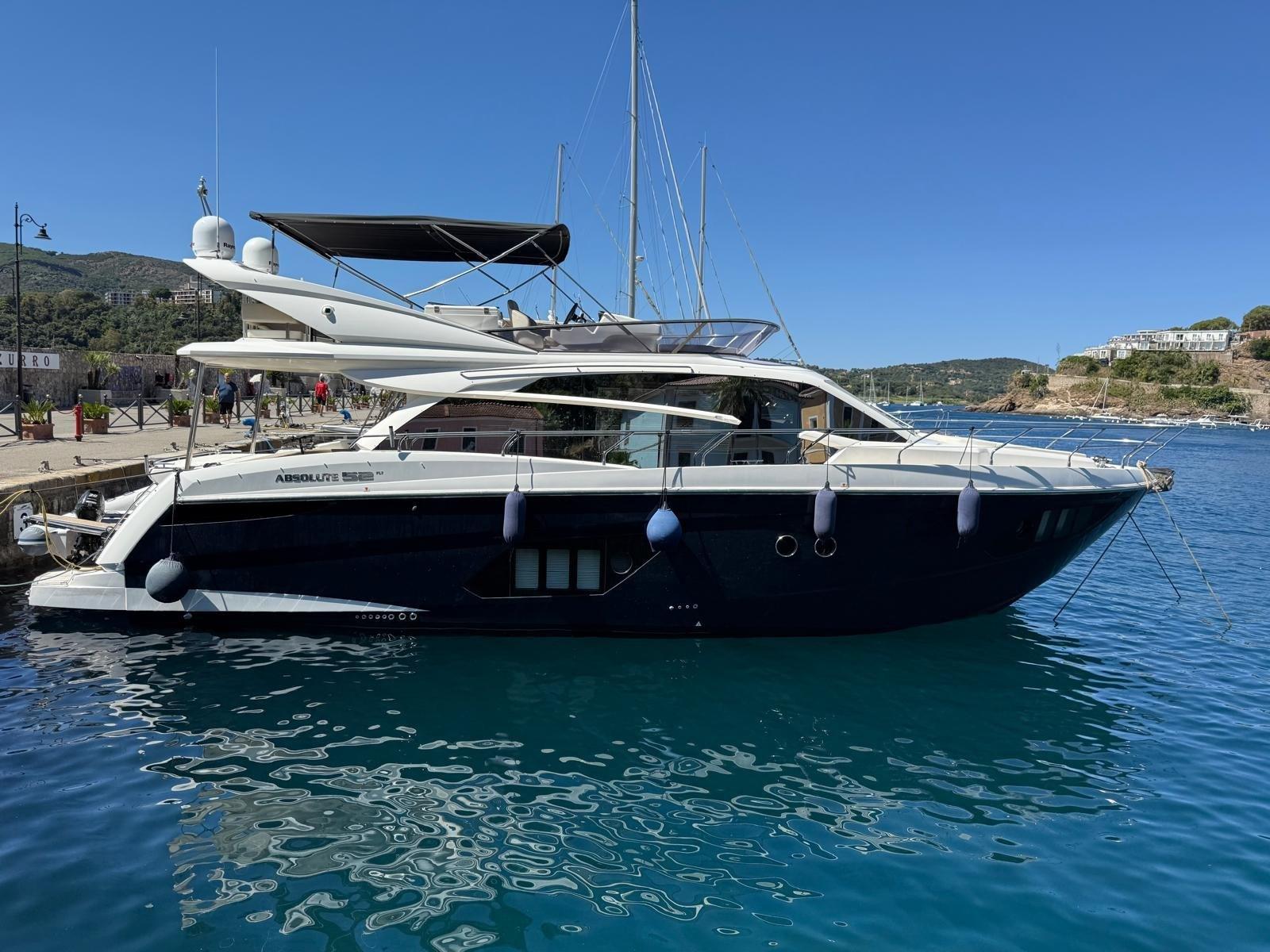 2016 Absolute 52 FLY