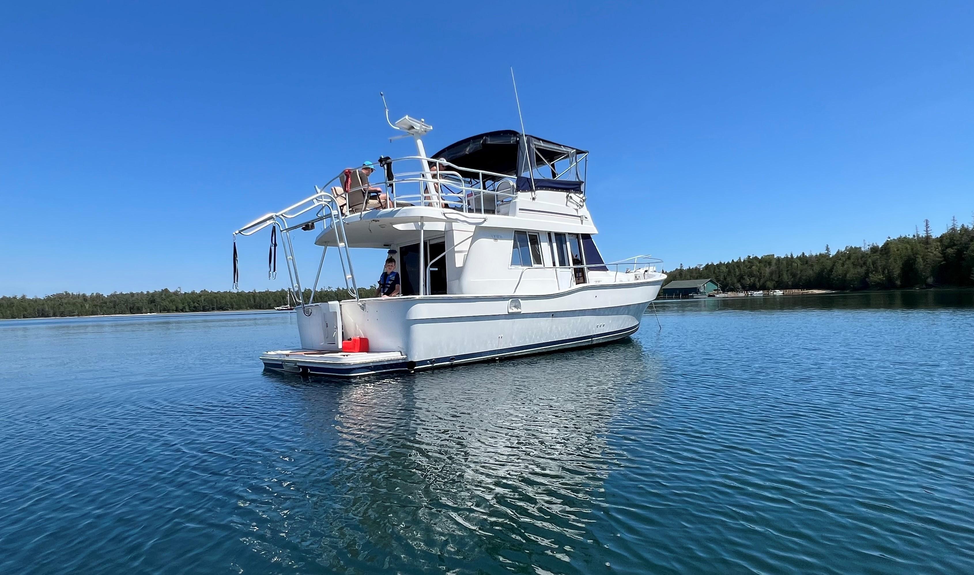 2000 Mainship 390 Trawler