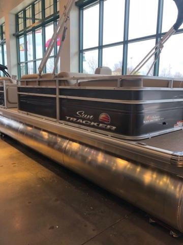 2024 Sun Tracker PB 22RF XP3