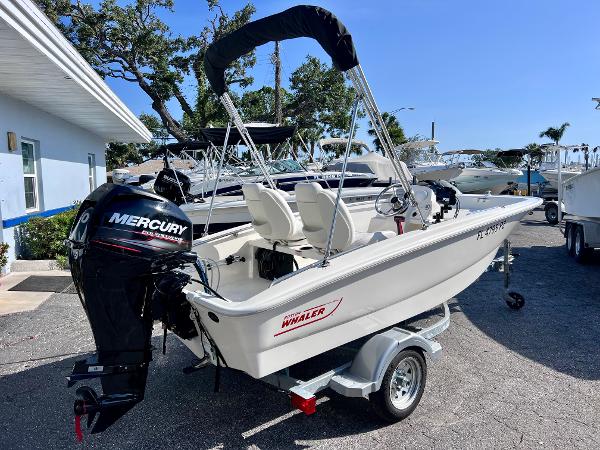 2015 Boston Whaler 130 Super Sport MERCURY 40hp MINT CONDITION!!!!