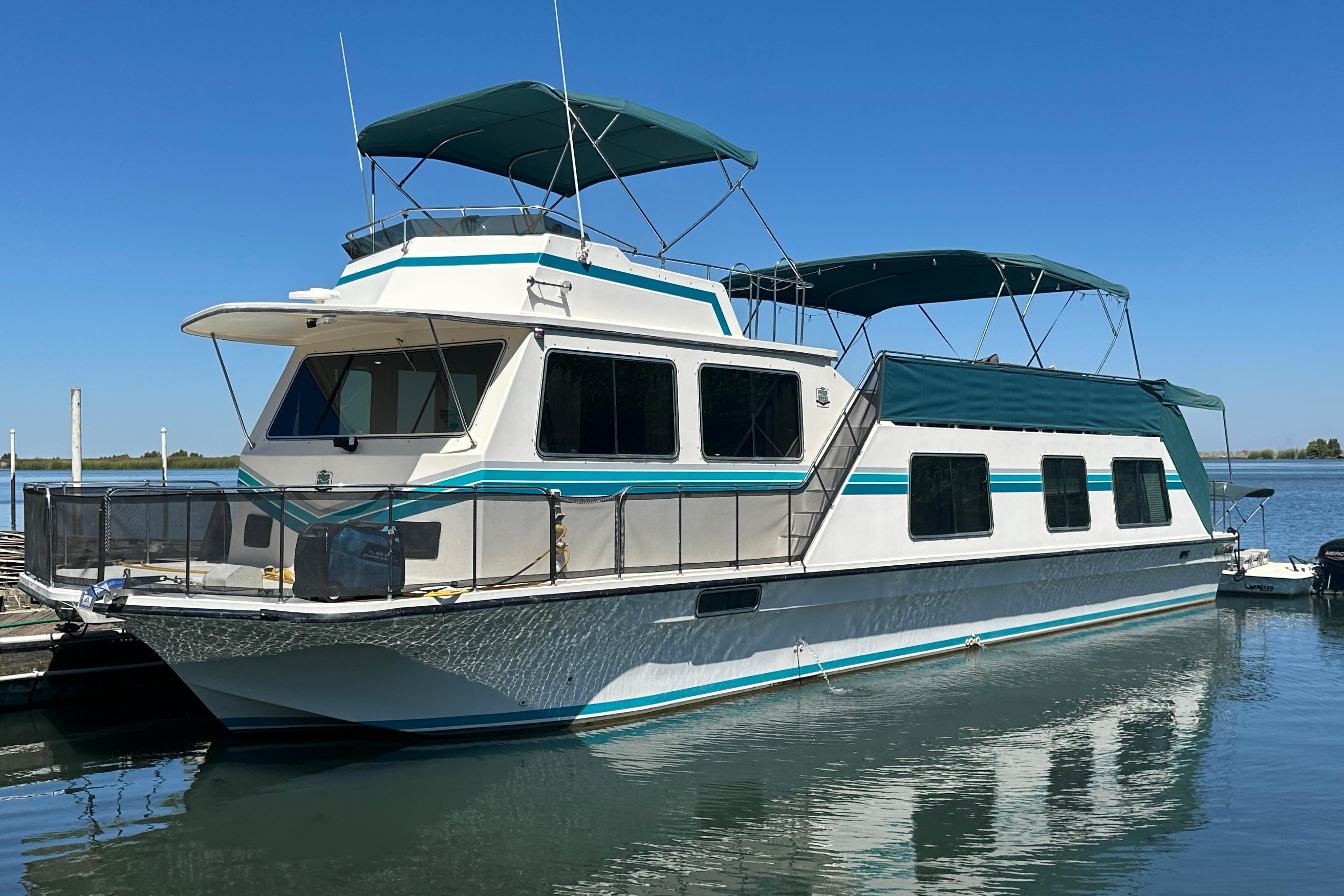 1990 Harbor Master 52 Houseboat