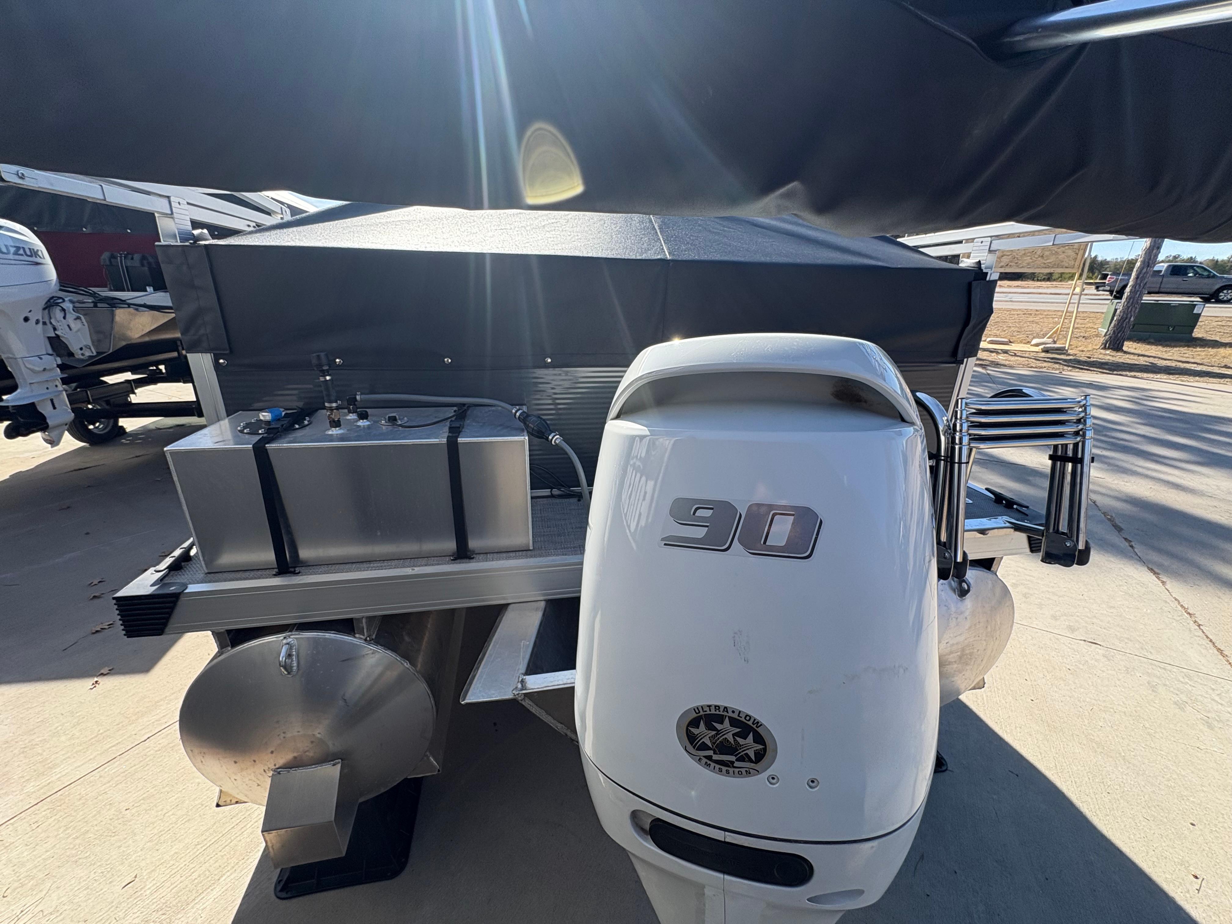 2025 CustomeBuilt Pontoon 180