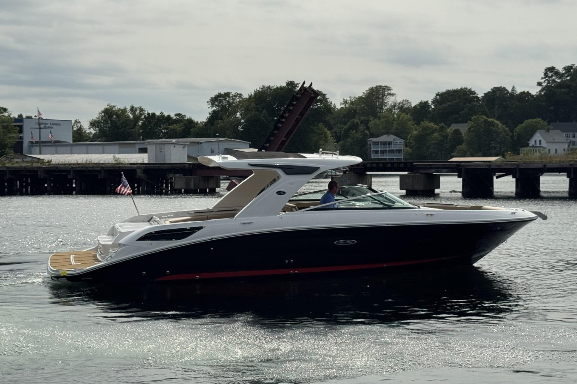 2024 Sea Ray SLX 350