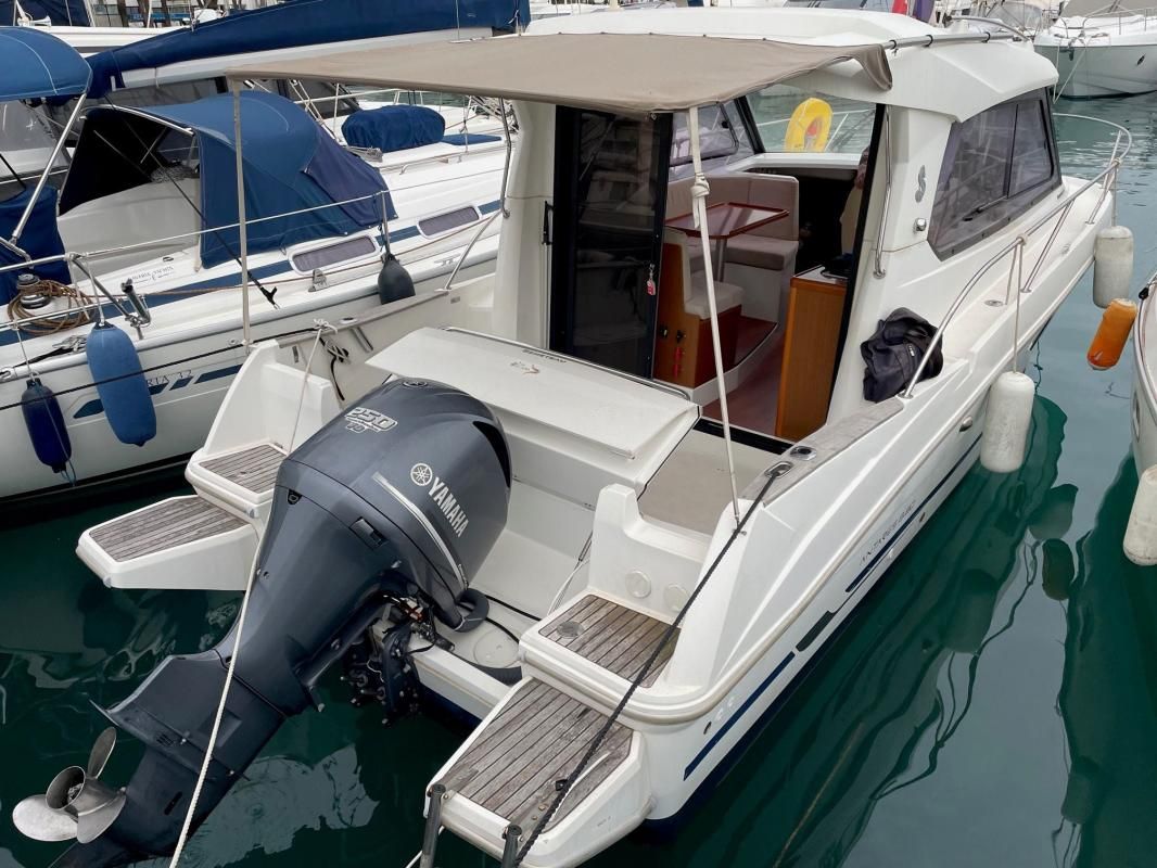 2013 Beneteau Antares série 8.80