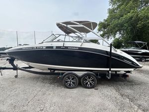 Yamaha Boats 242 Limited