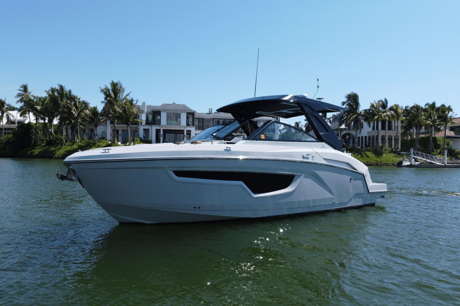 2024 Cruisers Yachts 34 GLS South Beach Outboard