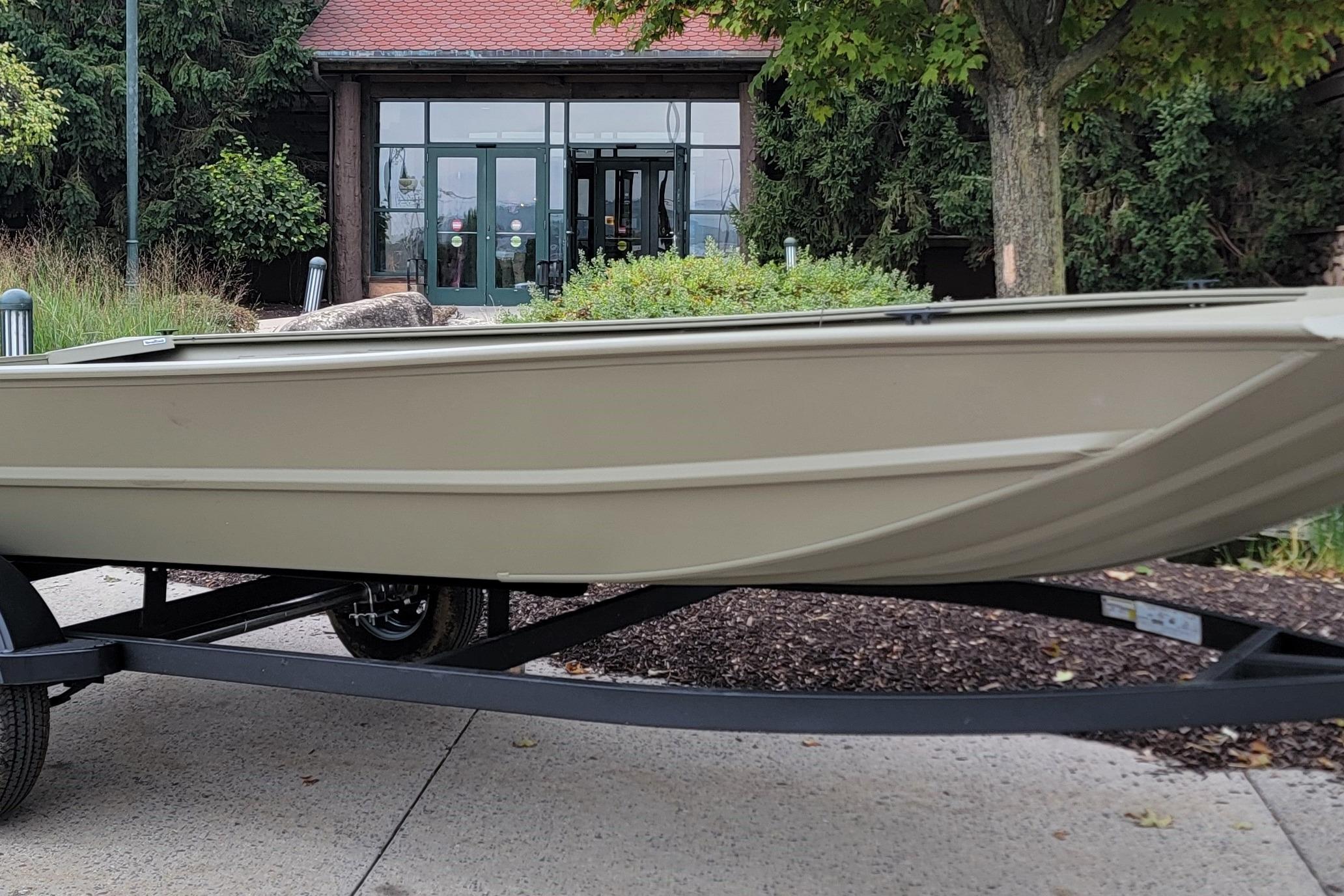 2026 Tracker Grizzly 1754 Utility