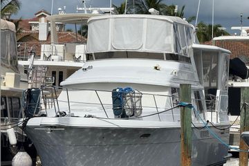 1998 Carver 440 Aft Cabin Motor Yacht