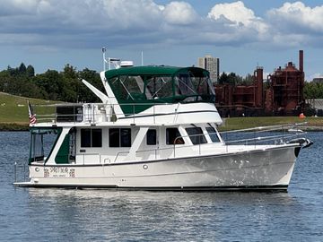 2024 Helmsman Trawlers 38 Sedan