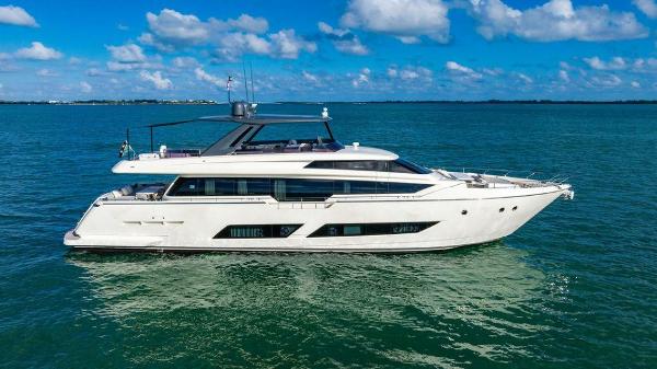 A FERRETTI AFA045301190328 関税送料込 Used Ferretti Yachts 85' 850 For Sale In Florida | United