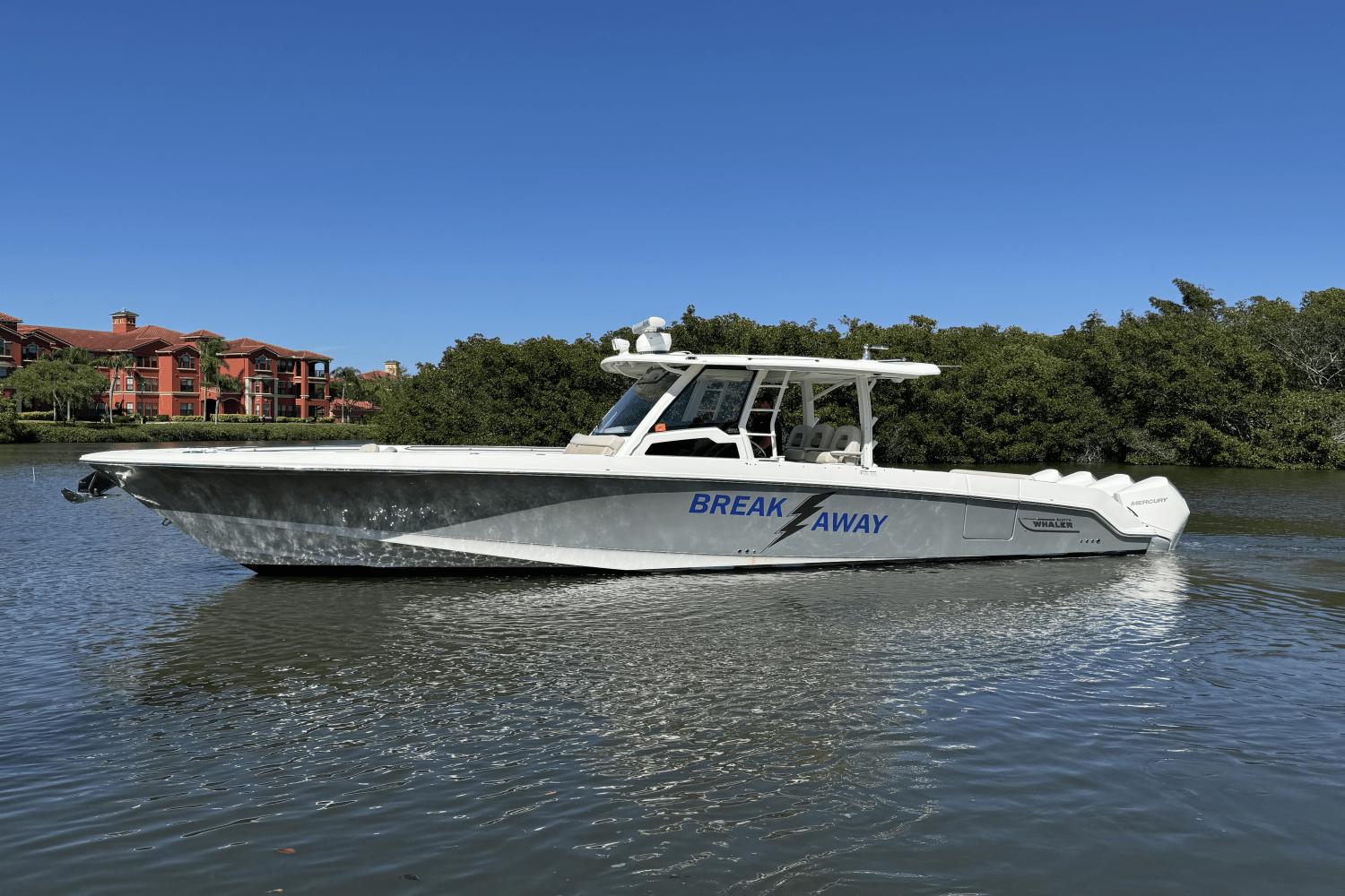 2021 Boston Whaler 380 Outrage