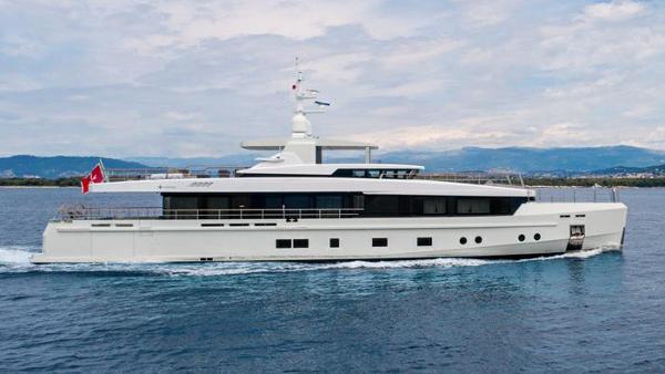 2017 Admiral 40m