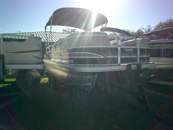 2015 Tracker 22' Party Barge DLX