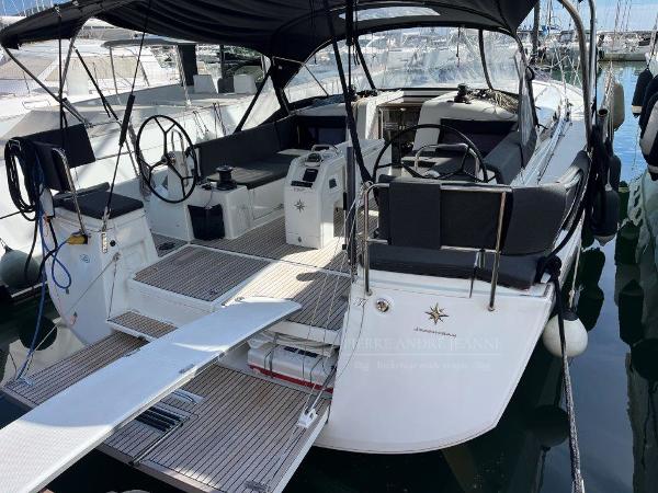 2022 Jeanneau Sun Odyssey 490